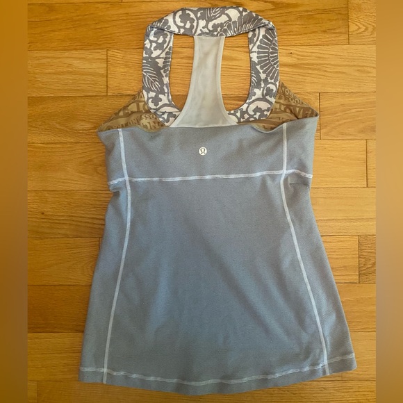 Lululemon Women’s Gray Layered Sports Bra Scoop Neck Tank || Size: 6 - Picture 2 of 6